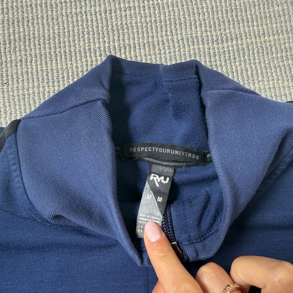 Men’s Ryu Quarterzip - Picture 2 of 2